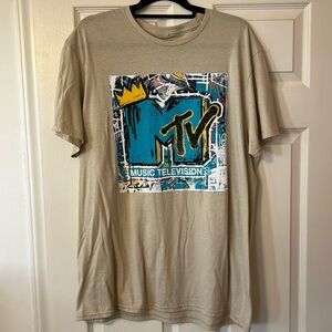 Men’s MTV graphic T-shirt, size XL.